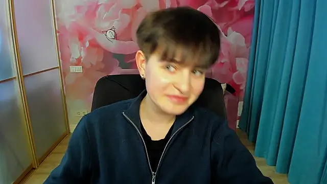 EmiliaYours online show from 02-21-25, 04:05