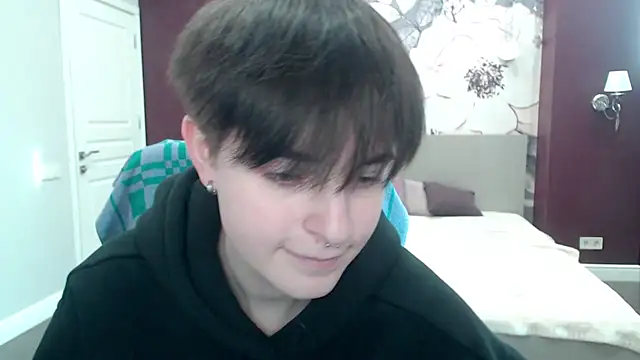 EmiliaYours online show from 03-18-25, 02:04