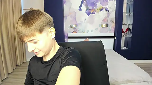 EmiliaYours online show from 09-30-25, 12:32