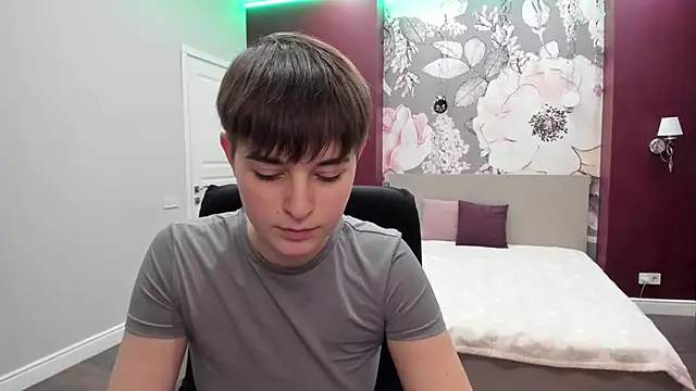 EmiliaYours online show from 11-11-25, 03:01