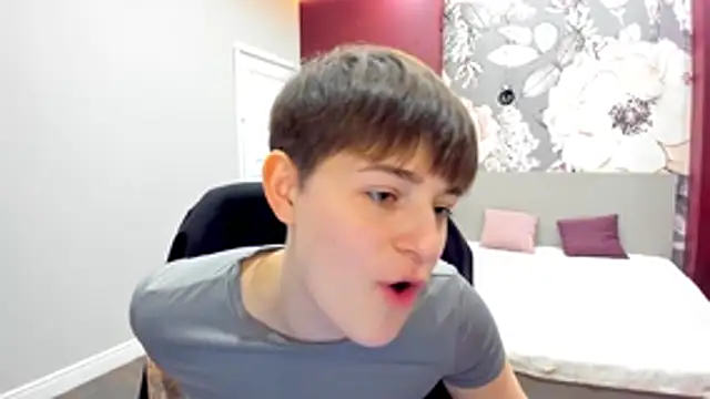 EmiliaYours online show from 02-14-26, 03:20