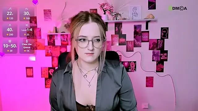 luna berryy online show from 05-06-26, 08:25