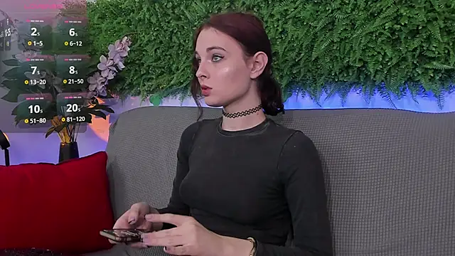 Snapshot of AprilAvery chatting on 03-05-25, 04:13 AprilAvery online show from 03-05-25, 04:13