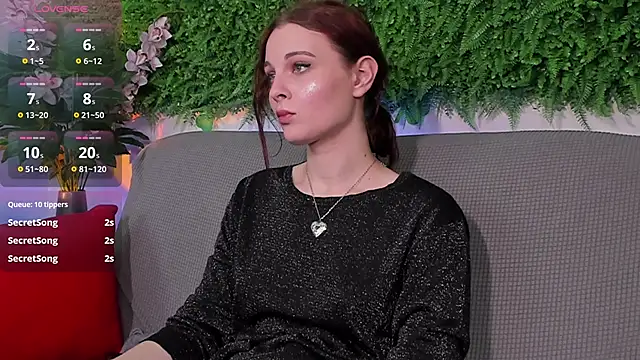 Snapshot of AprilAvery chatting on 03-11-25, 07:36 AprilAvery online show from 03-11-25, 07:36