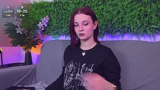 Snapshot of AprilAvery chatting on 03-20-25, 03:58 AprilAvery online show from 03-20-25, 03:58