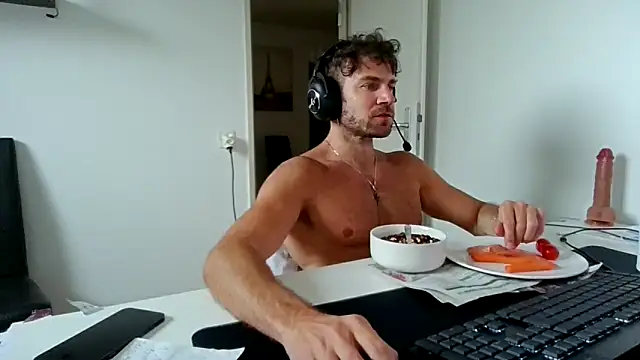 Snapshot of alpha-hunk chatting on 05-06-26, 10:09 alpha-hunk online show from 05-06-26, 10:09