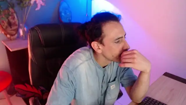 Sr Magnus  online show from 03-19-25, 04:36