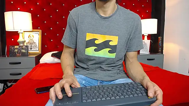 Sr Magnus  online show from 12-21-25, 11:39