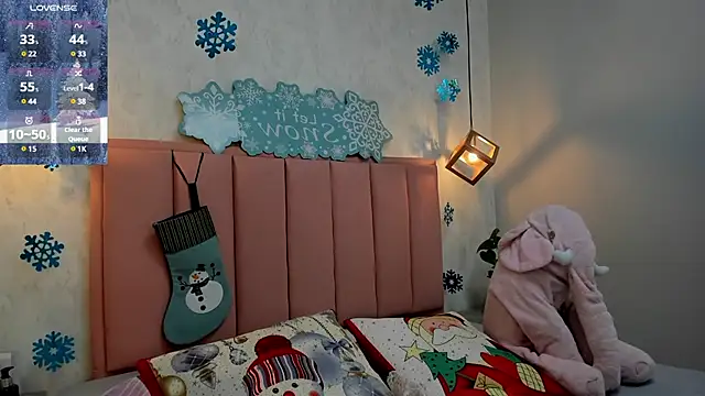 Snapshot of MAYROBERTSS chatting on 12-27-24, 12:12 MAYROBERTSS online show from 12-27-24, 12:12