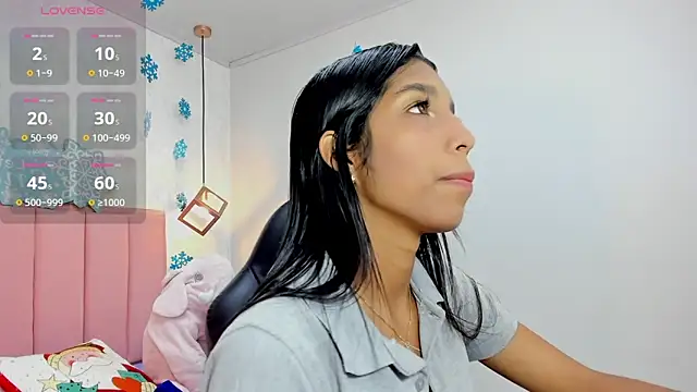 Snapshot of MAYROBERTSS chatting on 01-04-25, 12:05 MAYROBERTSS online show from 01-04-25, 12:05