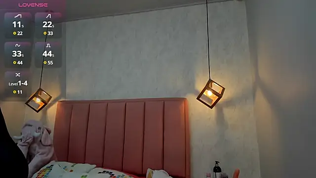 Snapshot of MAYROBERTSS chatting on 01-14-25, 12:24 MAYROBERTSS online show from 01-14-25, 12:24