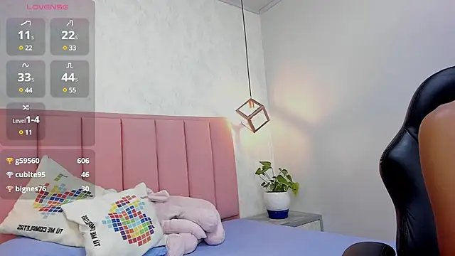 Snapshot of MAYROBERTSS chatting on 02-06-25, 03:41 MAYROBERTSS online show from 02-06-25, 03:41