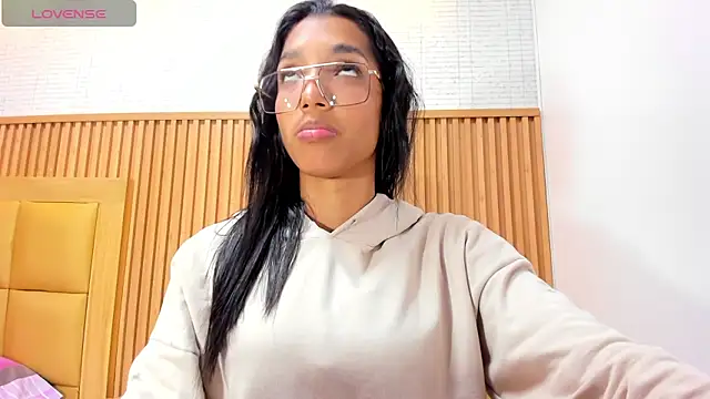 MAYROBERTSS online show from 12-19-25, 07:21