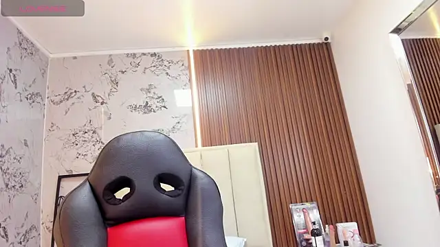 MAYROBERTSS online show from 12-20-25, 07:21