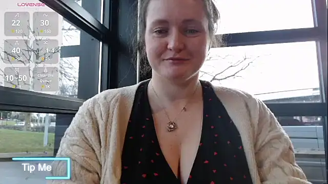 Snapshot of BustyBonnieUK chatting on 01-24-25, 09:49 BustyBonnieUK online show from 01-24-25, 09:49
