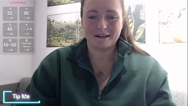 Snapshot of BustyBonnieUK chatting on 01-28-25, 08:36 BustyBonnieUK online show from 01-28-25, 08:36