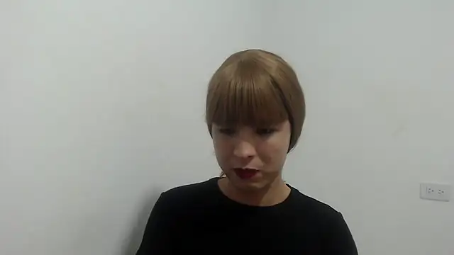 estefania224 online show from 05-19-26, 12:05