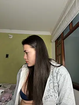 aurora divine online show from 09-30-25, 10:59