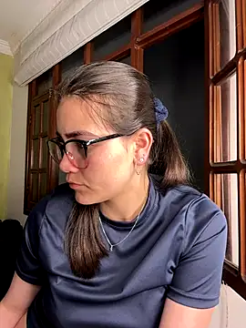 aurora divine online show from 10-09-25, 11:58