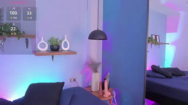 Snapshot of maddy_walker chatting on 12-17-25, 12:33 maddy walker online show from 12-17-25, 12:33