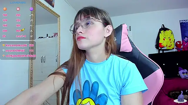 Snapshot of Lucyy-hess chatting on 12-26-24, 09:37 Lucyy-hess online show from 12-26-24, 09:37