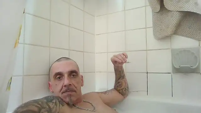 Snapshot of CandiedPompano chatting on 09-28-25, 03:56 CandiedPompano online show from 09-28-25, 03:56