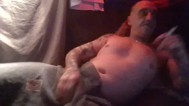 Snapshot of CandiedPompano chatting on 10-06-25, 05:43 CandiedPompano online show from 10-06-25, 05:43