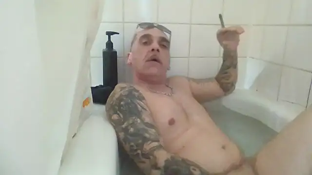 Snapshot of CandiedPompano chatting on 10-11-25, 03:17 CandiedPompano online show from 10-11-25, 03:17