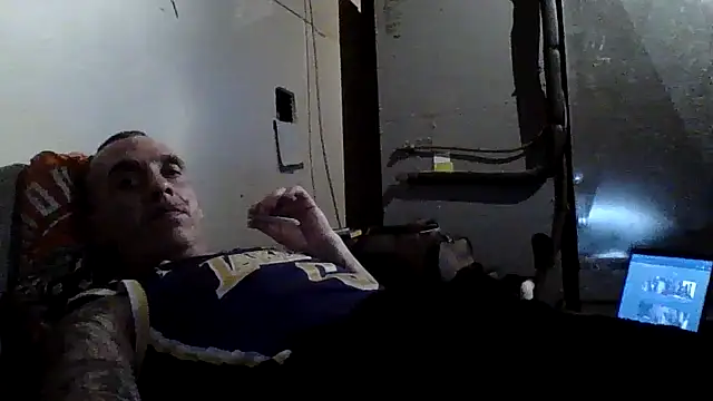 Snapshot of CandiedPompano chatting on 10-20-25, 03:29 CandiedPompano online show from 10-20-25, 03:29