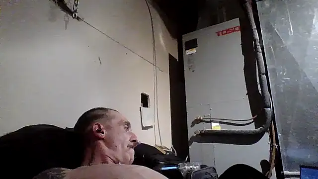 Snapshot of CandiedPompano chatting on 10-21-25, 04:02 CandiedPompano online show from 10-21-25, 04:02