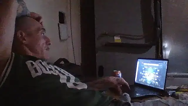 Snapshot of CandiedPompano chatting on 10-27-25, 09:30 CandiedPompano online show from 10-27-25, 09:30