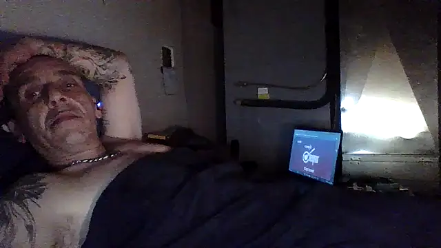 Snapshot of CandiedPompano chatting on 10-28-25, 07:38 CandiedPompano online show from 10-28-25, 07:38