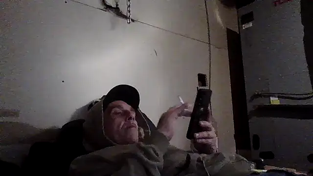 Snapshot of CandiedPompano chatting on 10-31-25, 05:47 CandiedPompano online show from 10-31-25, 05:47