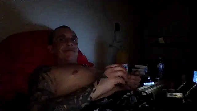 Snapshot of CandiedPompano chatting on 11-16-25, 03:45 CandiedPompano online show from 11-16-25, 03:45