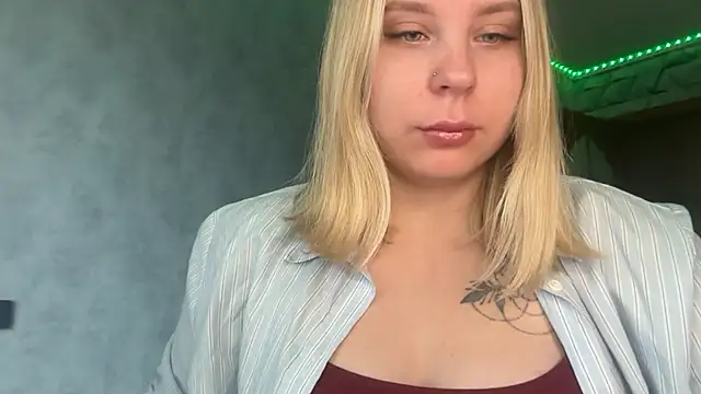 Thalia  Star online show from 10-28-25, 09:13