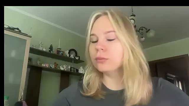 Thalia  Star online show from 03-25-26, 06:30