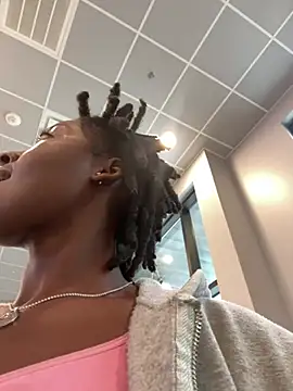 Snapshot of choclatepeaach chatting on 03-02-26, 08:26 choclatepeaach online show from 03-02-26, 08:26