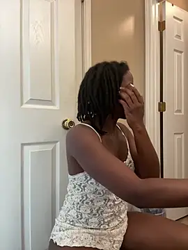 Snapshot of choclatepeaach chatting on 04-12-26, 01:27 choclatepeaach online show from 04-12-26, 01:27