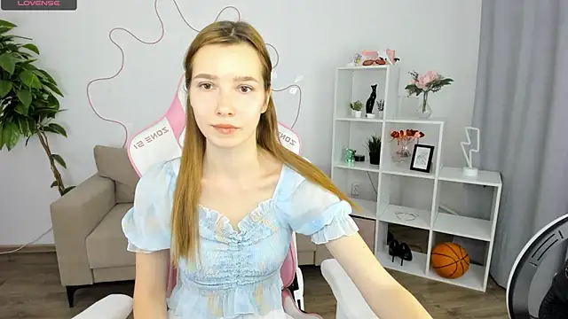 Snapshot of PolinaCherry chatting on 12-03-24, 07:21 PolinaCherry online show from 12-03-24, 07:21