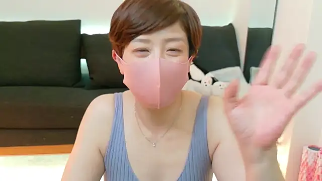 Snapshot of Risa_06 chatting on 02-25-25, 10:15 Risa 06 online show from 02-25-25, 10:15
