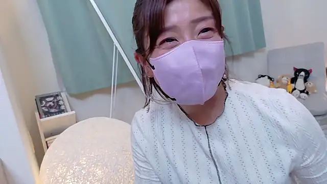 Snapshot of Risa_06 chatting on 05-19-26, 12:33 Risa 06 online show from 05-19-26, 12:33