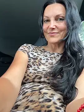 -OLYA- online show from 09-17-25, 12:40