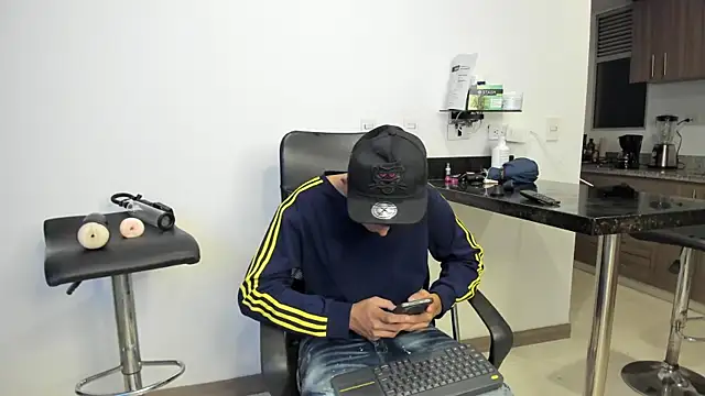 Lyam ap online show from 01-17-25, 08:02