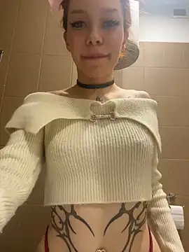 Snapshot of babydolll chatting on 12-15-24, 10:58 babydolll online show from 12-15-24, 10:58