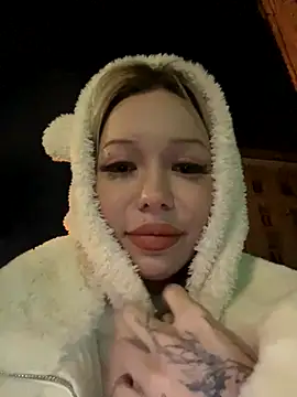 Snapshot of babydolll chatting on 10-11-25, 05:33 babydolll online show from 10-11-25, 05:33