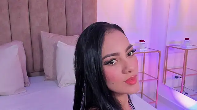 Snapshot of mallie_quinn chatting on 04-30-26, 01:39 mallie quinn online show from 04-30-26, 01:39