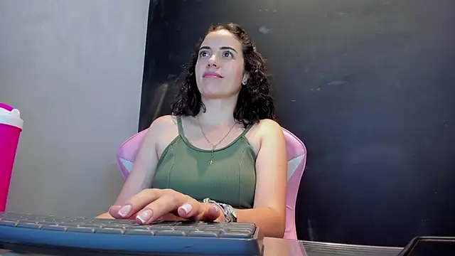 Snapshot of sherilkwang19tv chatting on 09-09-25, 11:37 sherilkwang19tv online show from 09-09-25, 11:37