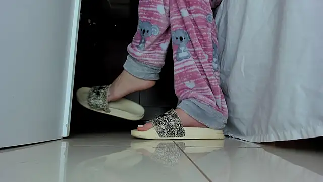 Snapshot of sherilkwang19tv chatting on 10-06-25, 12:30 sherilkwang19tv online show from 10-06-25, 12:30