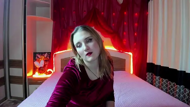 Snapshot of Miss_Elsa_ chatting on 12-14-25, 04:45 Miss Elsa online show from 12-14-25, 04:45