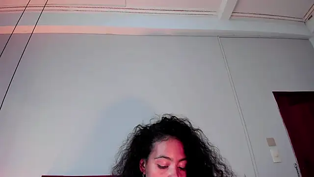 AntonellaHall  online show from 01-08-25, 06:31